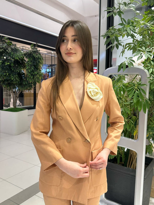 Kostum bezhe me 2 pjese xhakete dhe pantallona